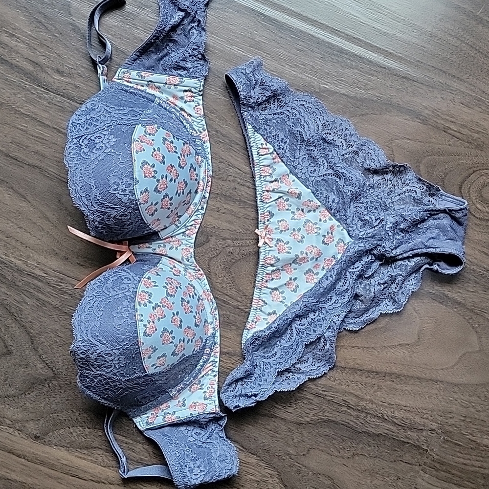 Heidi Klum set of bra and panty, bra 36C, panty med, floral pattern with lace